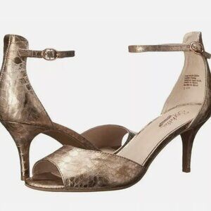 Seychelles Hazel Ankle Strap Sandals Shoes Gold Metallic US 7 New With Box